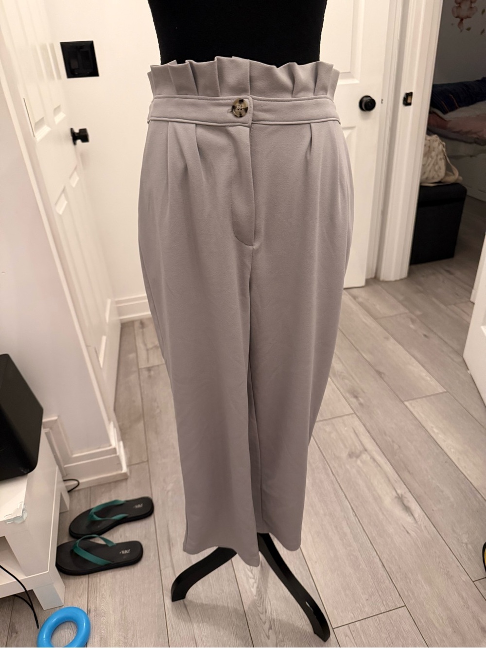 Good Luck Gem High-Waist Pleated Wide-Leg Trousers - Light Gray